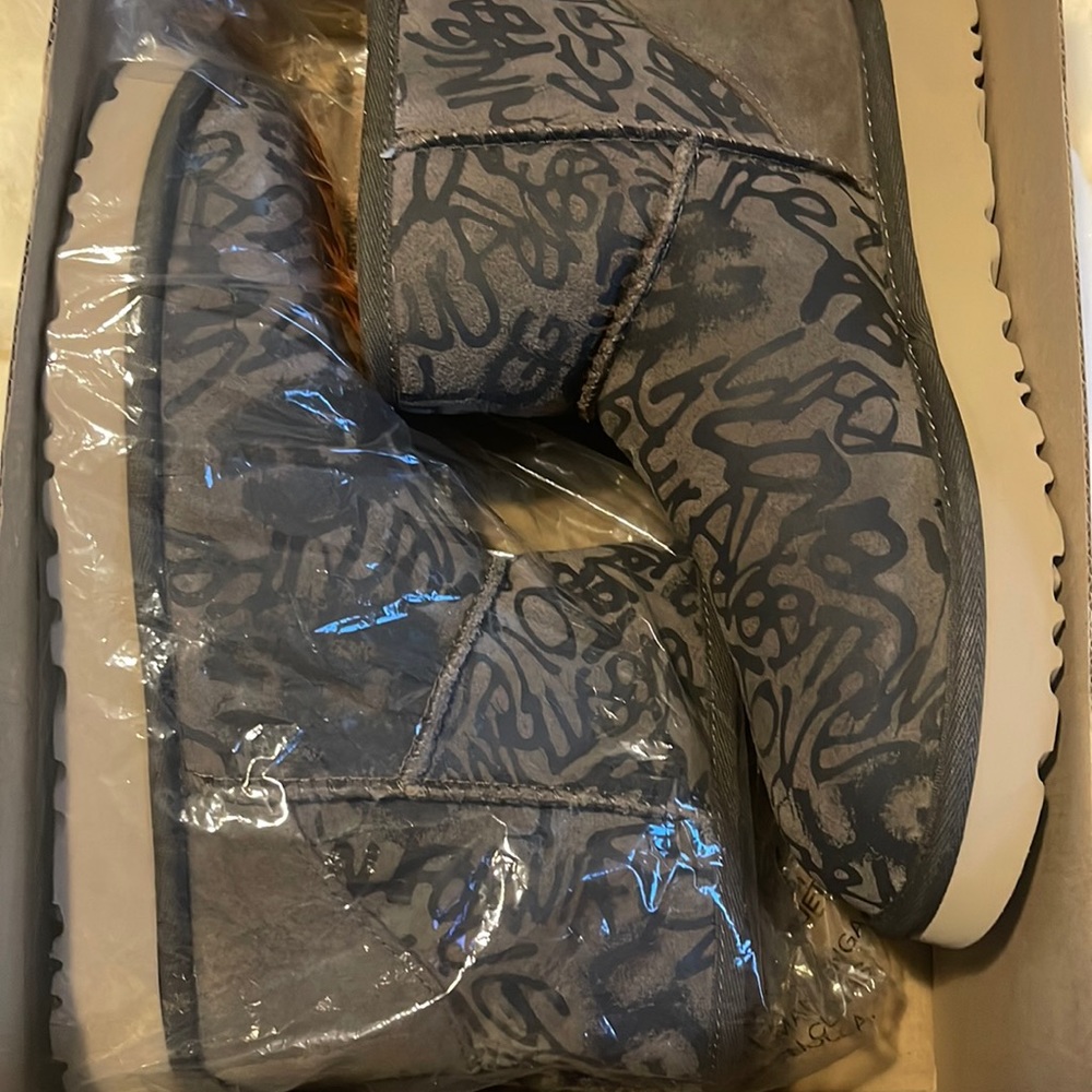 Graffiti UGG